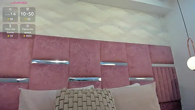 im alejandra  online show from 8, 3, 2025