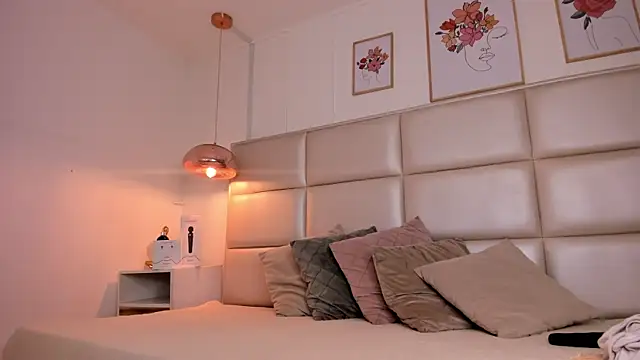 Aily Yozuko online show from 7, 3, 2025