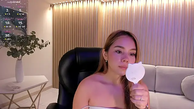 CarolineGraceX online show from 8, 12, 2024
