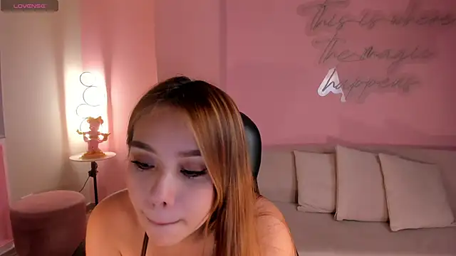 CarolineGraceX online show from 21, 12, 2024