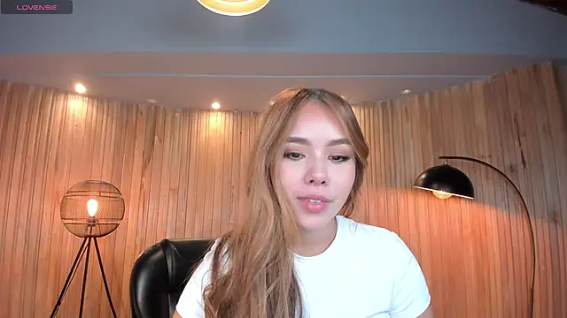 CarolineGraceX online show from 11, 3, 2025