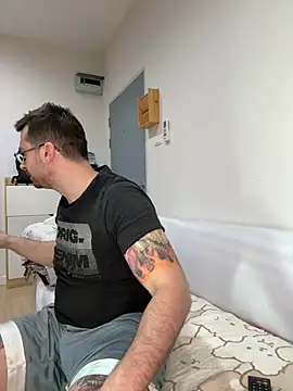 Snapshot of JayXCee_Official chatting on 14, 12, 2024 JayXCee Official online show from 14, 12, 2024