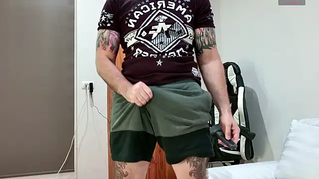 Snapshot of JayXCee_Official chatting on 8, 2, 2025 JayXCee Official online show from 8, 2, 2025