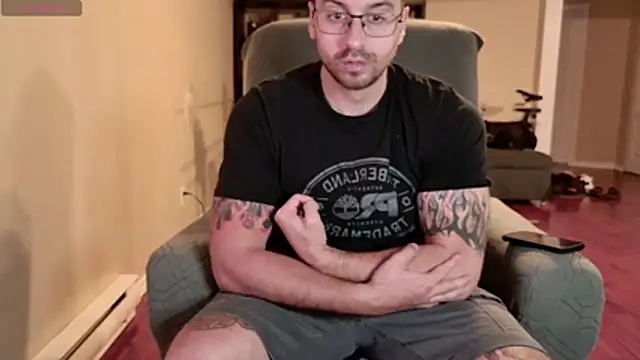 Snapshot of JayXCee_Official chatting on 16, 10, 2025 JayXCee Official online show from 16, 10, 2025