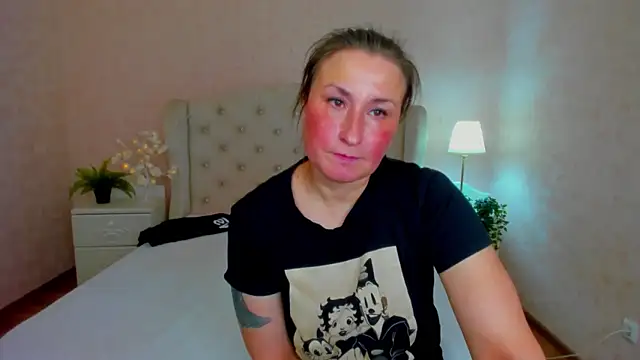 Snapshot of HotLiss chatting on 6, 3, 2025 HotLiss online show from 6, 3, 2025