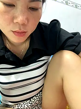 Snapshot of Baby-bigtits chatting on 14, 11, 2025 Baby-bigtits online show from 14, 11, 2025