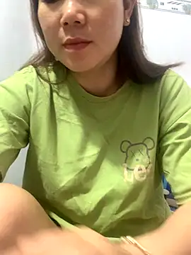 Snapshot of Baby-bigtits chatting on 4, 12, 2025 Baby-bigtits online show from 4, 12, 2025