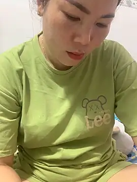 Snapshot of Baby-bigtits chatting on 5, 12, 2025 Baby-bigtits online show from 5, 12, 2025