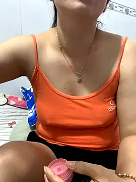 Snapshot of Baby-bigtits chatting on 13, 12, 2025 Baby-bigtits online show from 13, 12, 2025