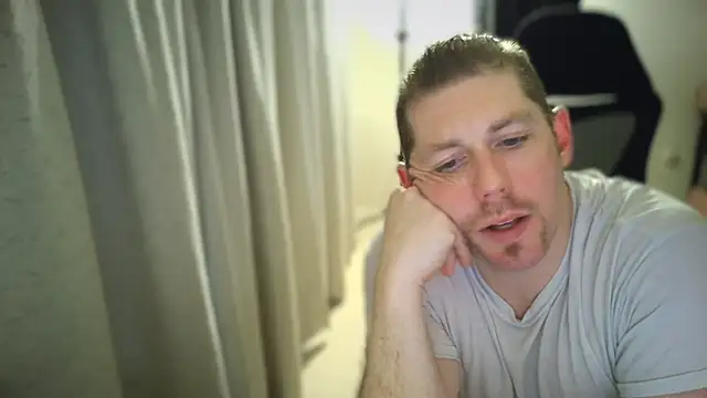 Snapshot of Rock_Pierce chatting on 6, 3, 2025 Rock Pierce online show from 6, 3, 2025