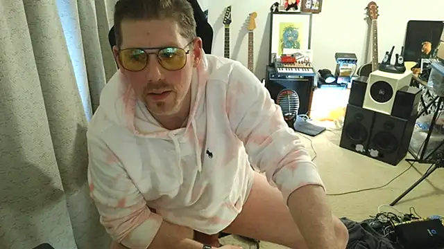 Snapshot of Rock_Pierce chatting on 18, 11, 2025 Rock Pierce online show from 18, 11, 2025