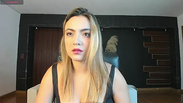 IsabellaaJoness online show from 5, 2, 2026