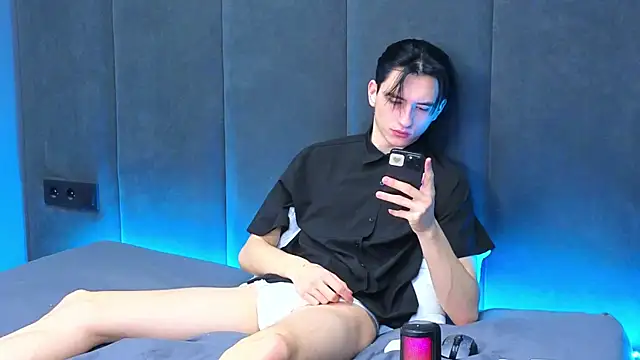 Snapshot of AmondCor chatting on 25, 2, 2025 AmondCor online show from 25, 2, 2025