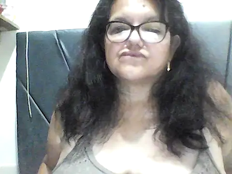 Snapshot of kassandra02 chatting on 3, 10, 2025 kassandra02 online show from 3, 10, 2025