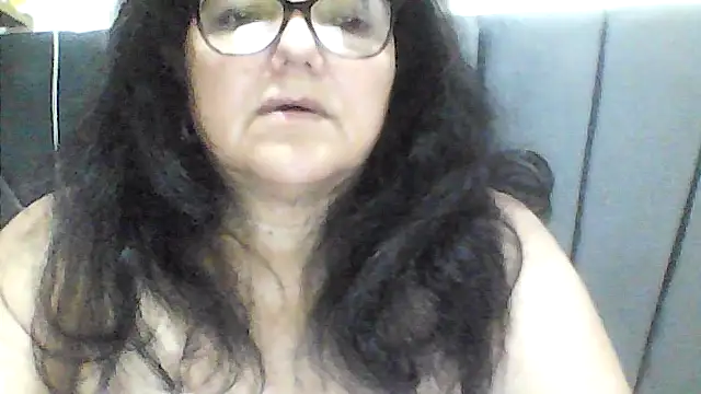 Snapshot of kassandra02 chatting on 22, 10, 2025 kassandra02 online show from 22, 10, 2025