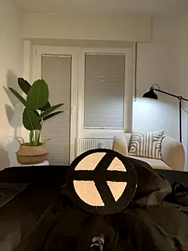 Lena Blom online show from 17, 12, 2025