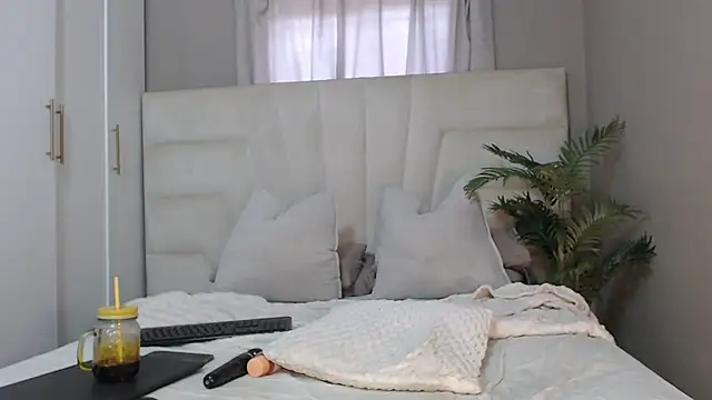 Snapshot of naughtyblackdolie chatting on 27, 2, 2025 naughtyblackdolie online show from 27, 2, 2025