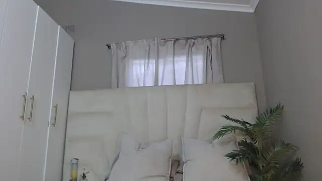 Snapshot of naughtyblackdolie chatting on 28, 2, 2025 naughtyblackdolie online show from 28, 2, 2025