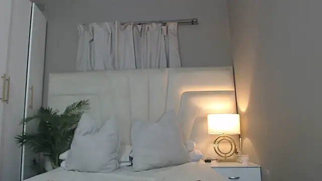 Snapshot of naughtyblackdolie chatting on 25, 10, 2025 naughtyblackdolie online show from 25, 10, 2025