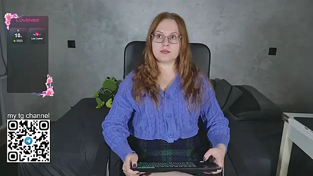 Lila Pitt online show from 25, 9, 2025