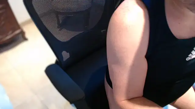 Snapshot of slzypvtpig chatting on 1, 12, 2025 slzypvtpig online show from 1, 12, 2025