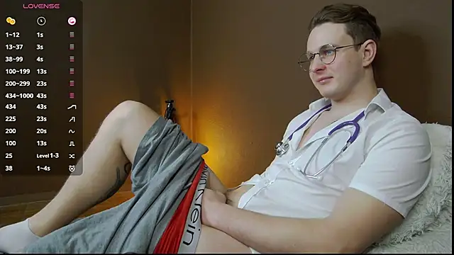 Snapshot of charlie_smiley chatting on 1, 12, 2024 charlie smiley online show from 1, 12, 2024