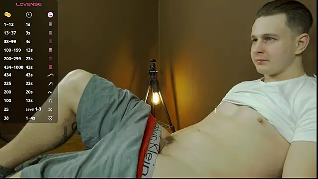 Snapshot of charlie_smiley chatting on 15, 12, 2024 charlie smiley online show from 15, 12, 2024