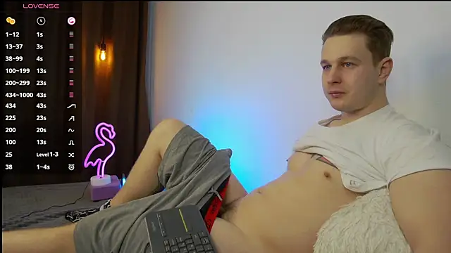 Snapshot of charlie_smiley chatting on 25, 2, 2025 charlie smiley online show from 25, 2, 2025