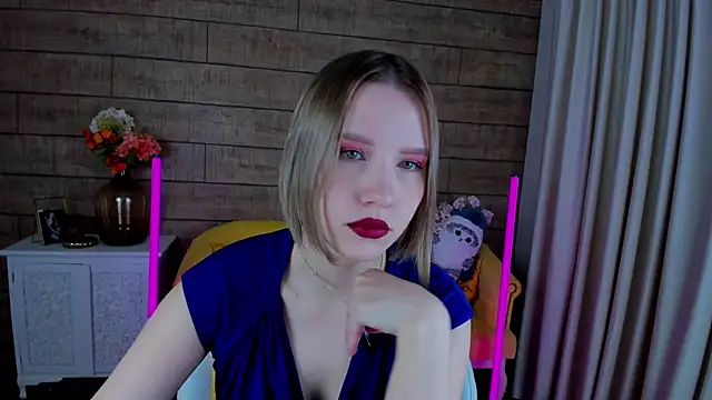 Snapshot of LiliLinn chatting on 28, 1, 2025 LiliLinn online show from 28, 1, 2025