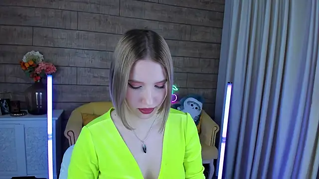 Snapshot of LiliLinn chatting on 28, 1, 2025 LiliLinn online show from 28, 1, 2025