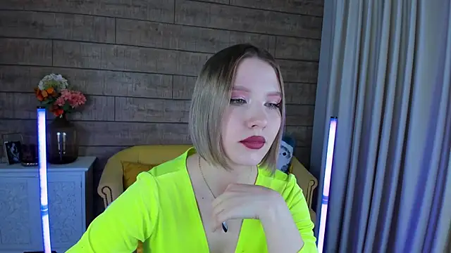 Snapshot of LiliLinn chatting on 28, 1, 2025 LiliLinn online show from 28, 1, 2025