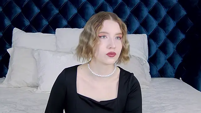 Snapshot of LiliLinn chatting on 31, 1, 2025 LiliLinn online show from 31, 1, 2025