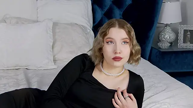 Snapshot of LiliLinn chatting on 31, 1, 2025 LiliLinn online show from 31, 1, 2025