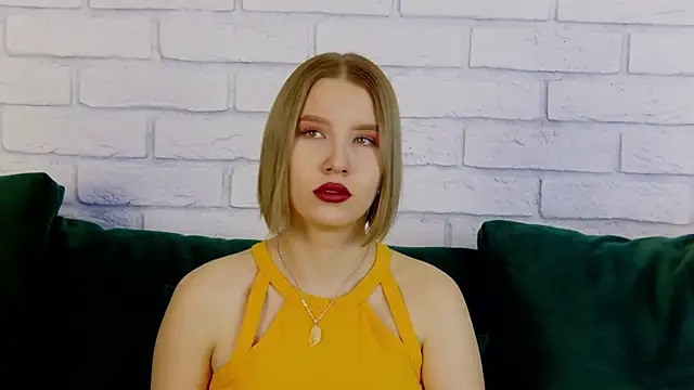 Snapshot of LiliLinn chatting on 3, 2, 2025 LiliLinn online show from 3, 2, 2025