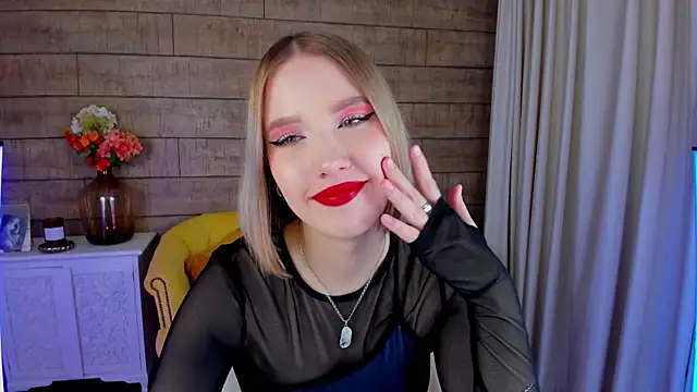 Snapshot of LiliLinn chatting on 4, 2, 2025 LiliLinn online show from 4, 2, 2025