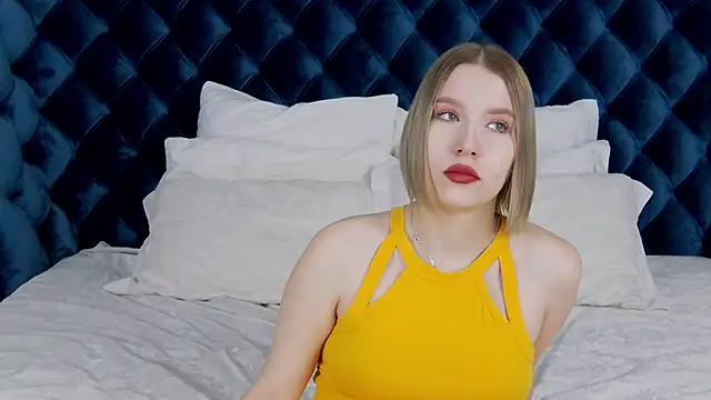 Snapshot of LiliLinn chatting on 8, 2, 2025 LiliLinn online show from 8, 2, 2025