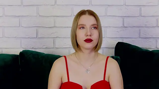 Snapshot of LiliLinn chatting on 10, 2, 2025 LiliLinn online show from 10, 2, 2025