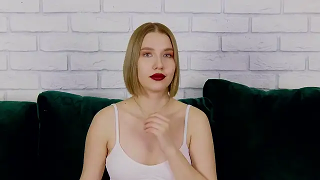 Snapshot of LiliLinn chatting on 10, 2, 2025 LiliLinn online show from 10, 2, 2025