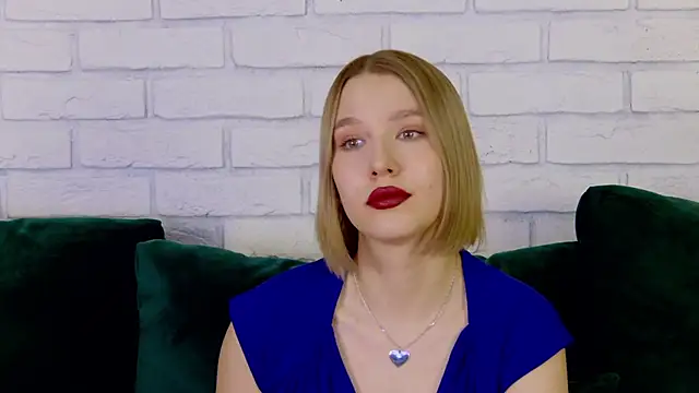 Snapshot of LiliLinn chatting on 15, 2, 2025 LiliLinn online show from 15, 2, 2025