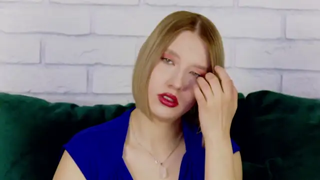 Snapshot of LiliLinn chatting on 24, 2, 2025 LiliLinn online show from 24, 2, 2025