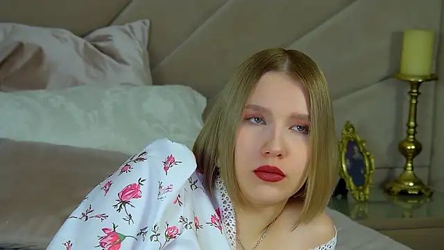 Snapshot of LiliLinn chatting on 25, 2, 2025 LiliLinn online show from 25, 2, 2025