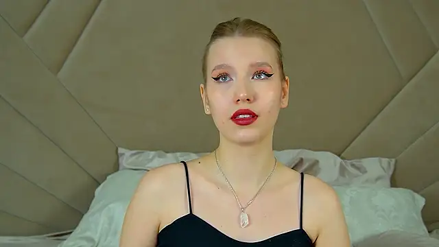 Snapshot of LiliLinn chatting on 25, 2, 2025 LiliLinn online show from 25, 2, 2025