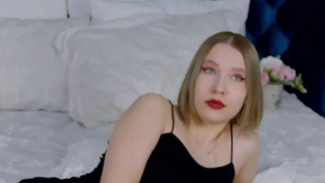 Snapshot of LiliLinn chatting on 27, 2, 2025 LiliLinn online show from 27, 2, 2025