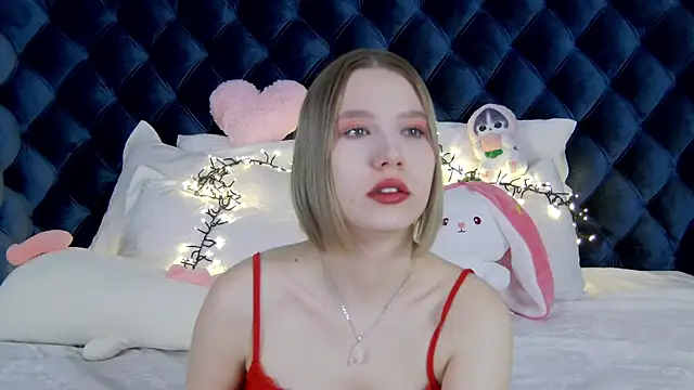 Snapshot of LiliLinn chatting on 3, 3, 2025 LiliLinn online show from 3, 3, 2025