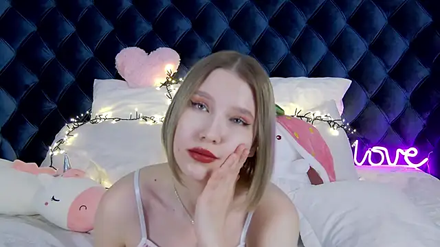 Snapshot of LiliLinn chatting on 3, 3, 2025 LiliLinn online show from 3, 3, 2025