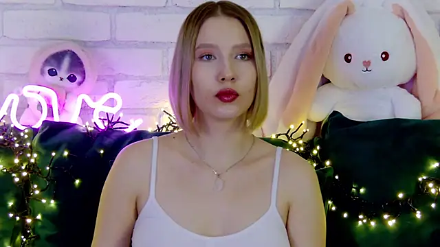 Snapshot of LiliLinn chatting on 4, 3, 2025 LiliLinn online show from 4, 3, 2025