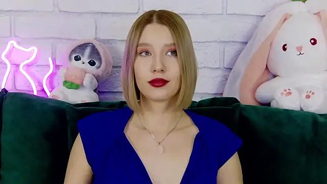 Snapshot of LiliLinn chatting on 7, 3, 2025 LiliLinn online show from 7, 3, 2025