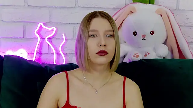 Snapshot of LiliLinn chatting on 10, 3, 2025 LiliLinn online show from 10, 3, 2025