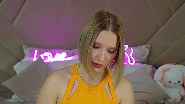 Snapshot of LiliLinn chatting on 11, 3, 2025 LiliLinn online show from 11, 3, 2025