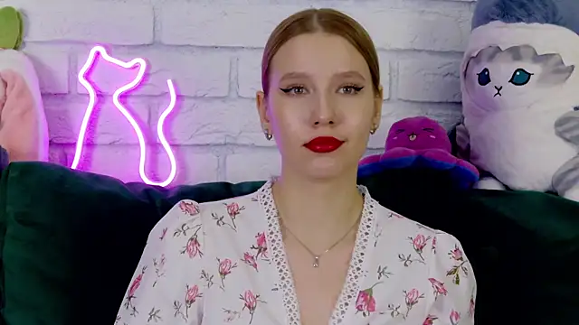 Snapshot of LiliLinn chatting on 12, 3, 2025 LiliLinn online show from 12, 3, 2025